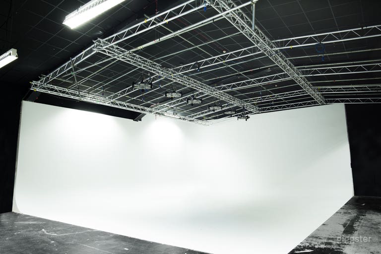  Premium 3,500 Sq Ft Studio in Central London – Id 