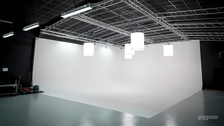  Premium 3,500 Sq Ft Studio in Central London – Id 