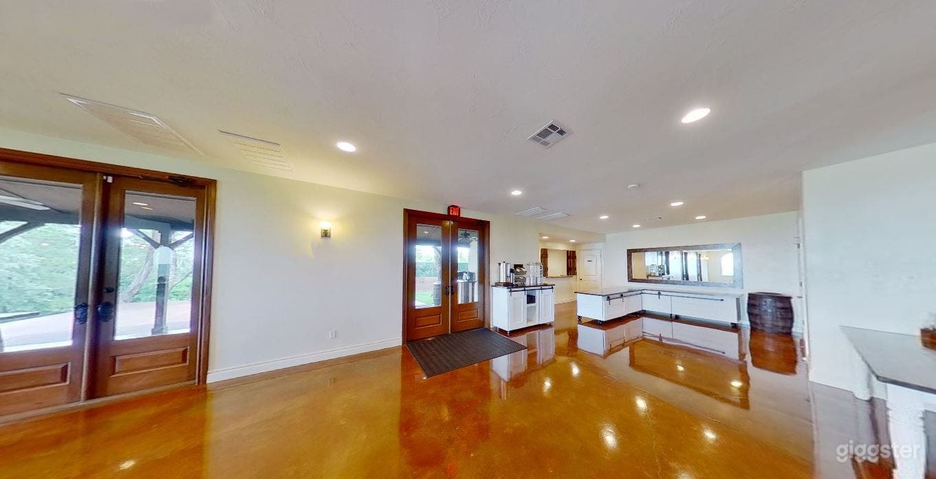 Reception Hall with Bride/Groom Suite Photo 3