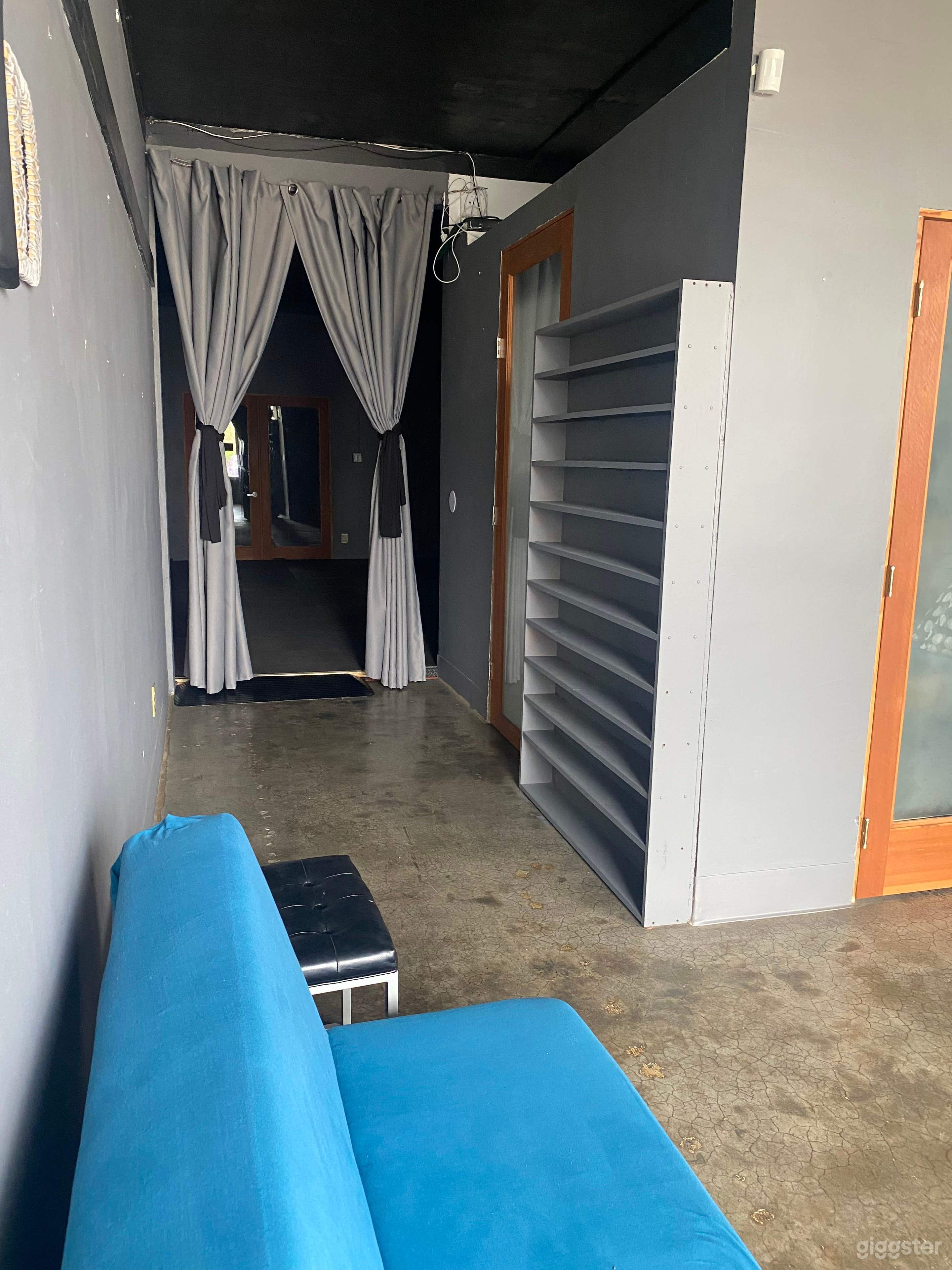 Minimalist Rental Space for Yoga or Meditation Photo 2