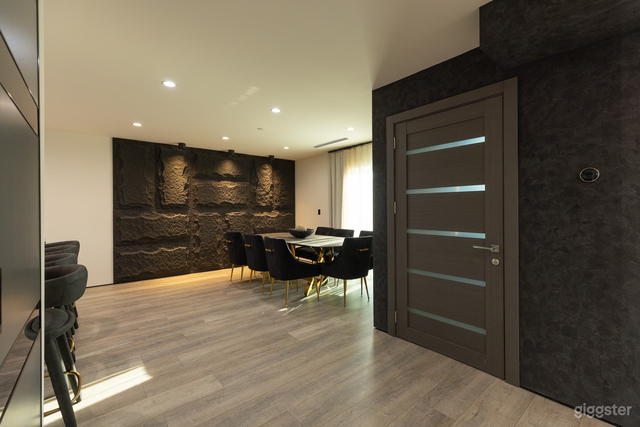 One of a kind Residential building for Filming Photo 4