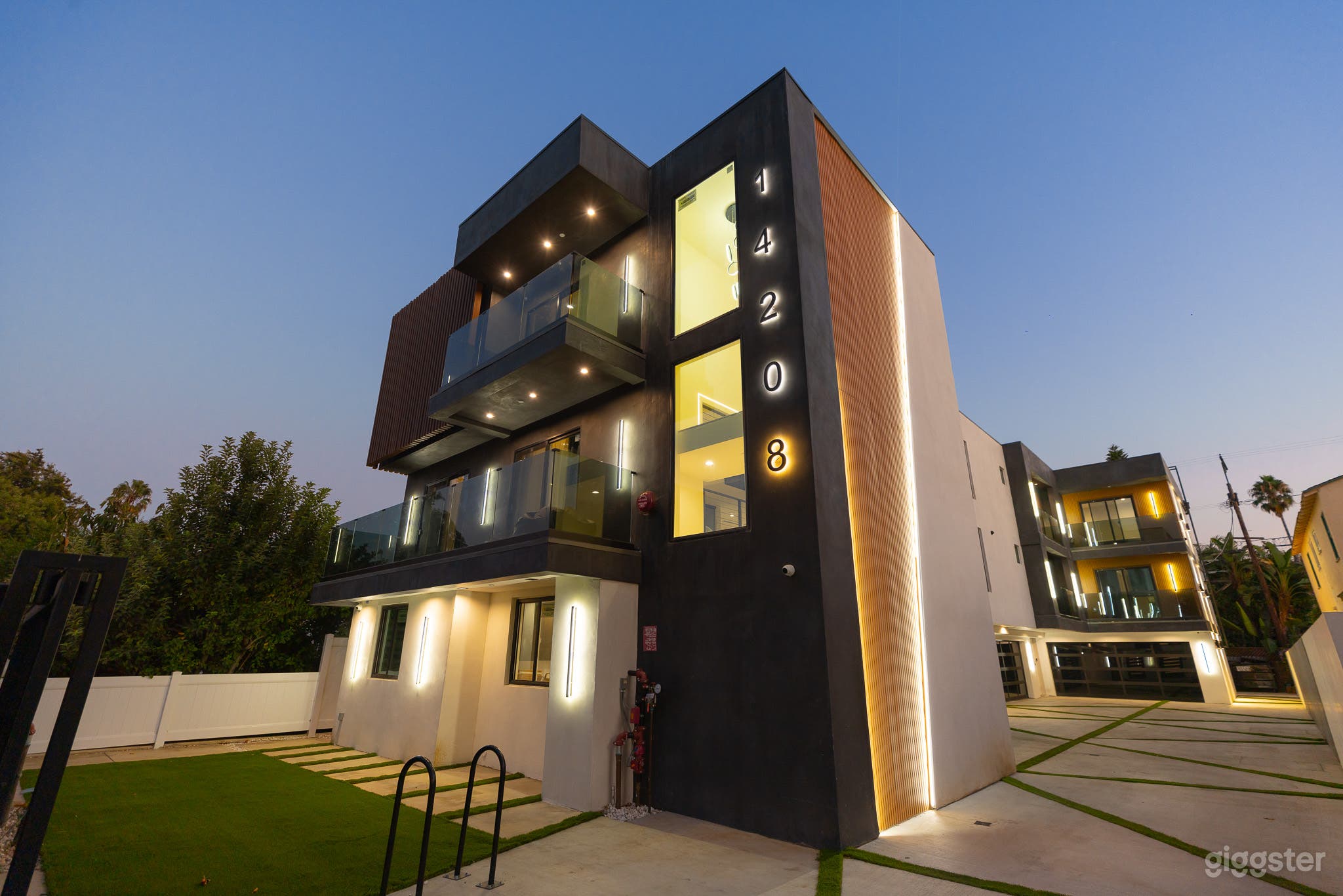 One of a kind Residential building for Filming Photo 2