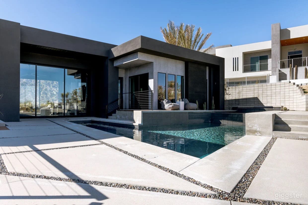 Gatsby | Custom Multi-Level Infinity Pool Photo 2