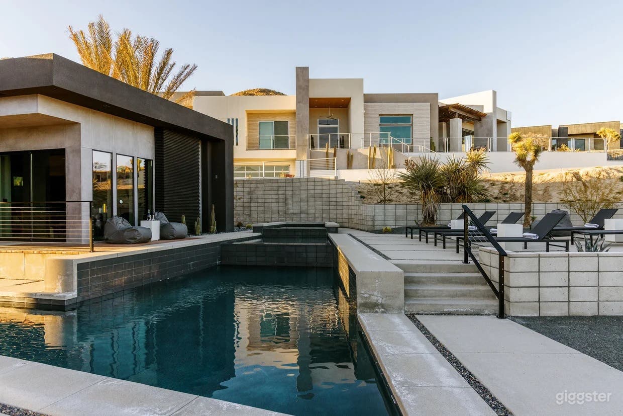 Gatsby | Custom Multi-Level Infinity Pool Photo 3