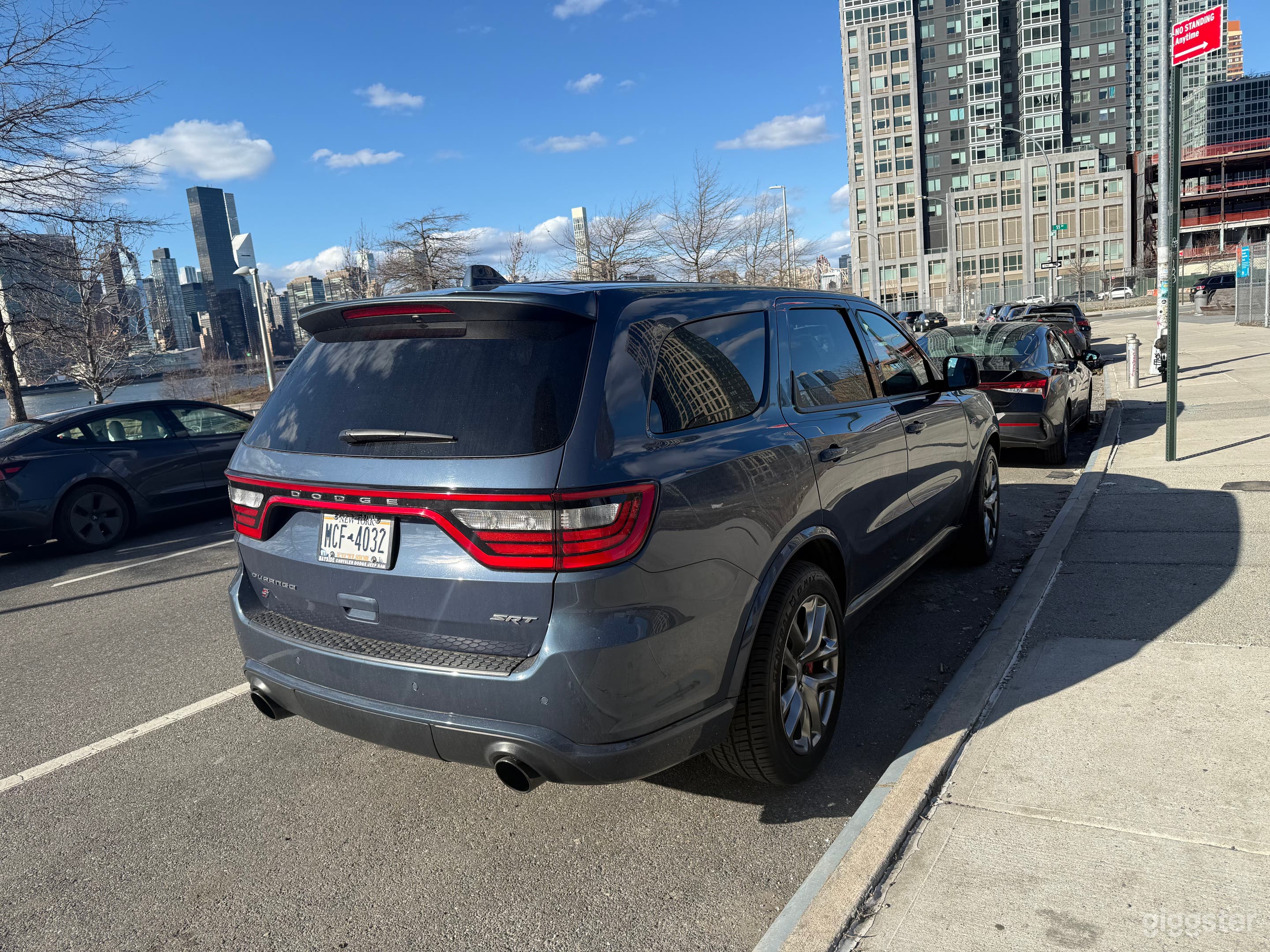 Dodge Durango SRT 392 – Aggressive Luxury SUV Photo 4