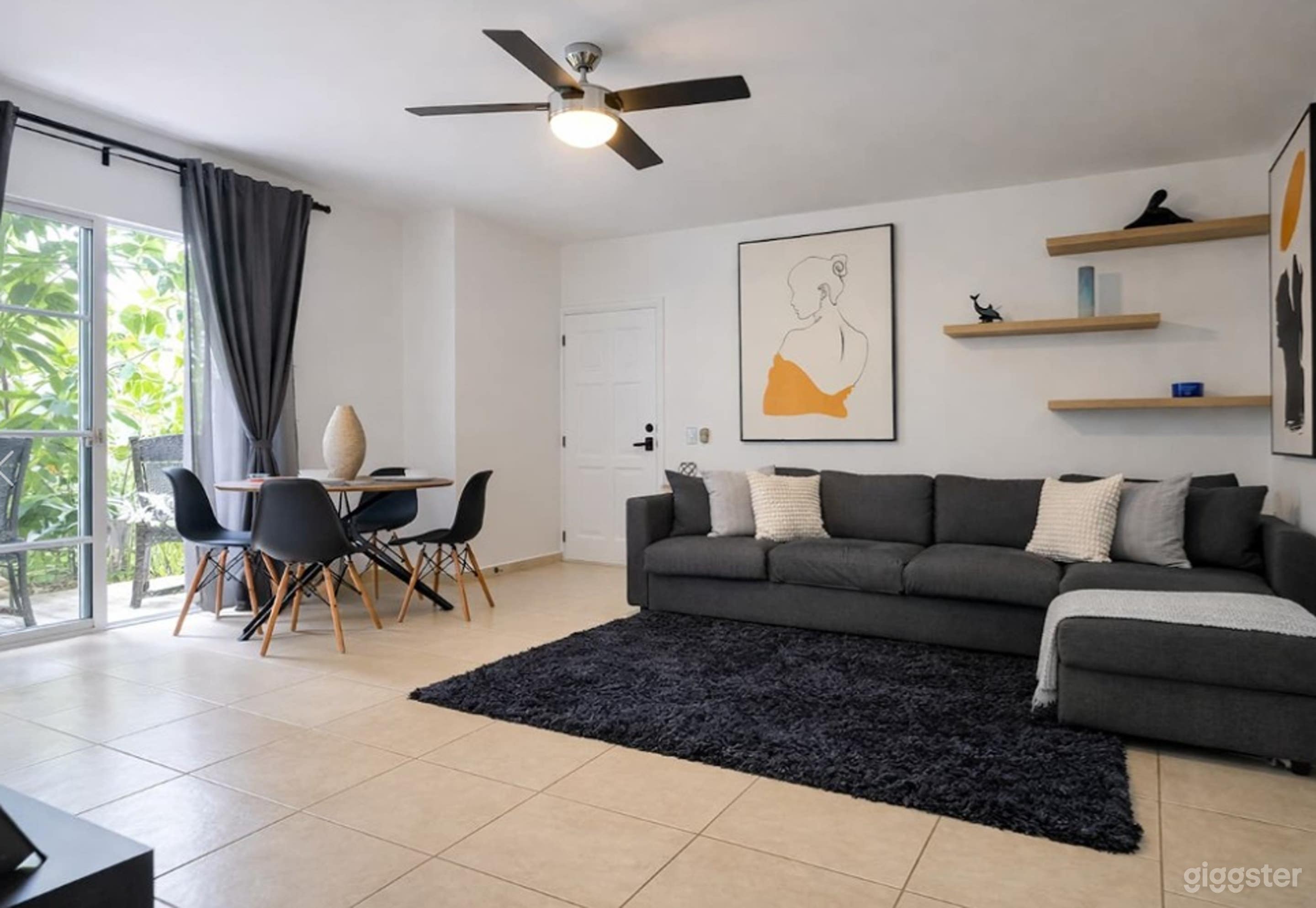 Modern Garden-View Apartment Photo 3