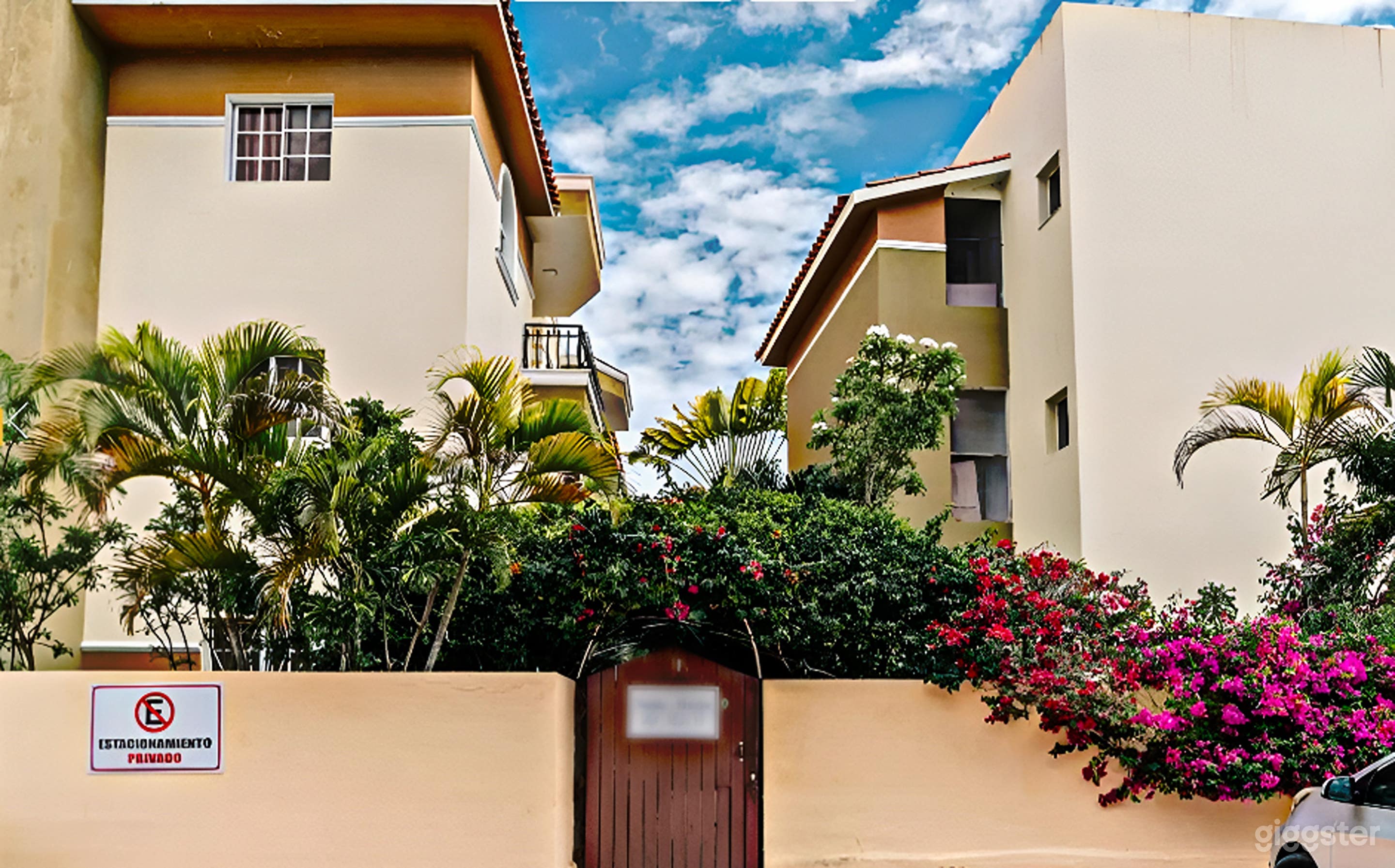 Modern Garden-View Apartment Photo 1