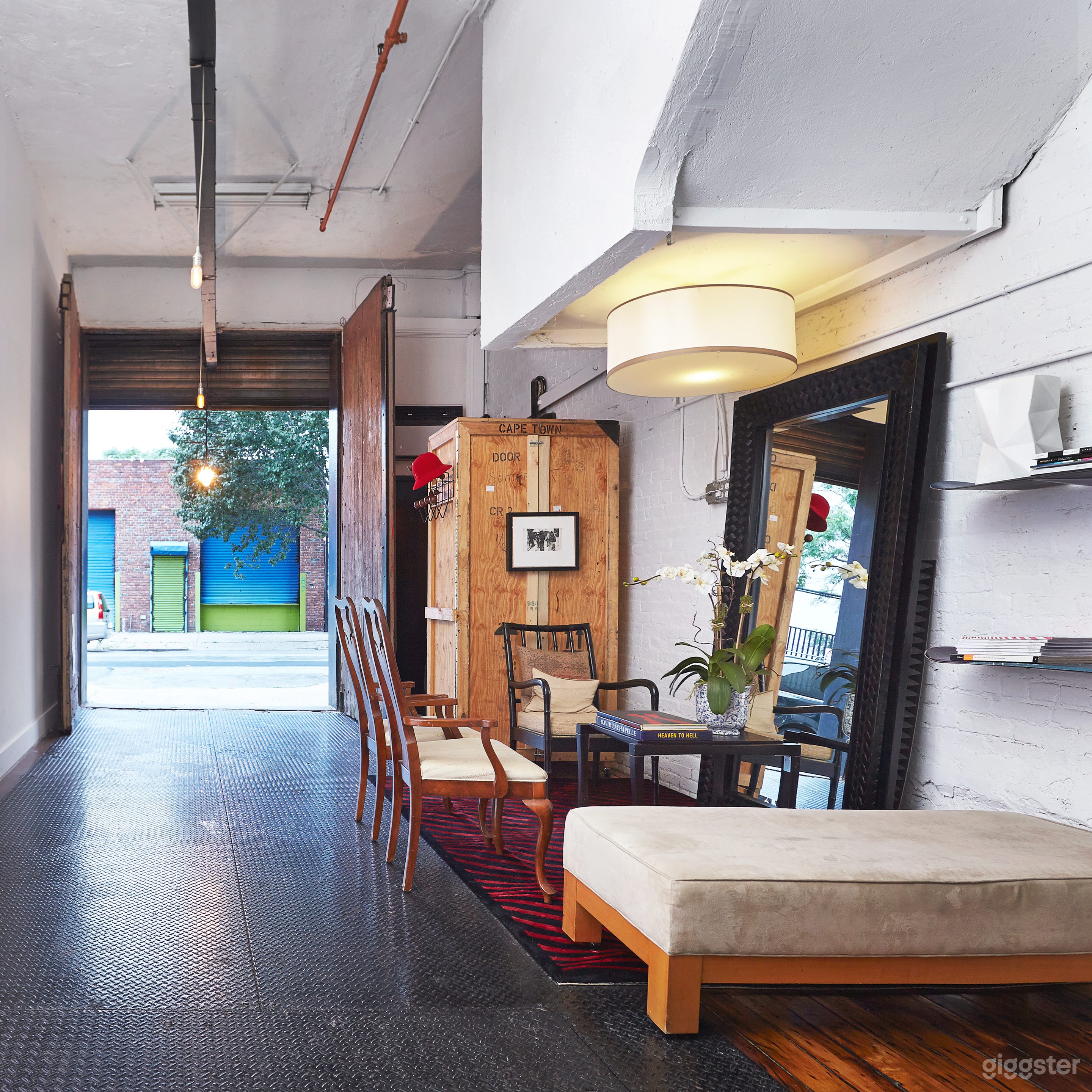 Spacious Modular Kitchen Studio Photo 2