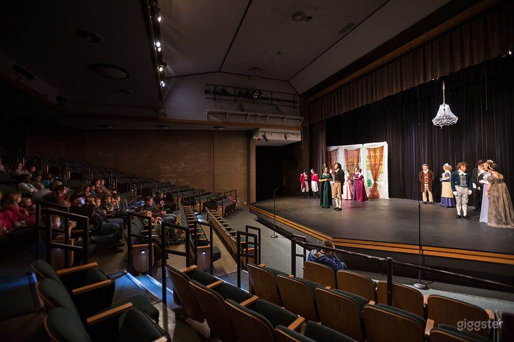 A Theatre Of Excitement in Washington Photo 4