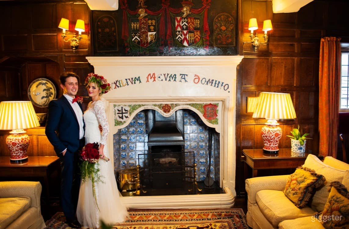 Charming Main House and Hall Photo 3