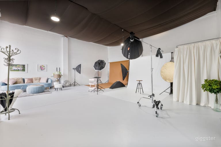  Nicoline Dickinson Photography Studio 