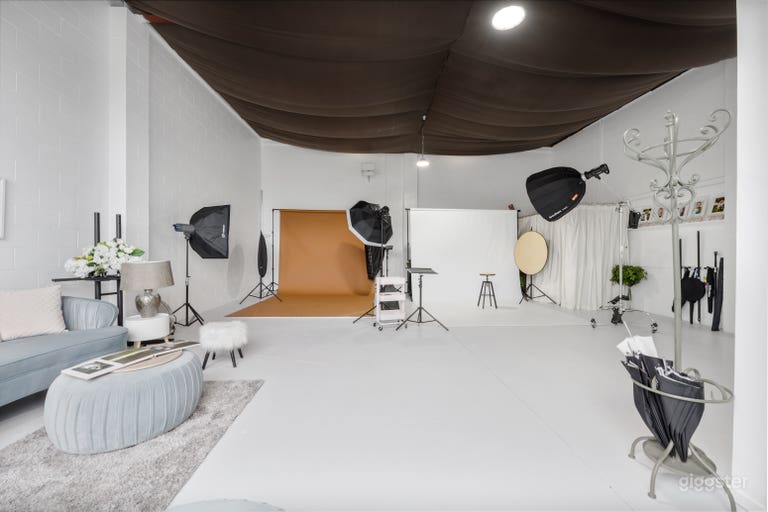  Nicoline Dickinson Photography Studio 