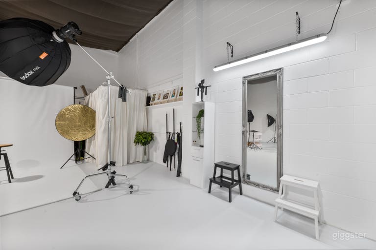  Nicoline Dickinson Photography Studio 