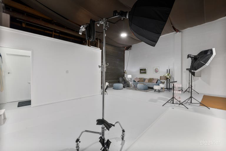  Nicoline Dickinson Photography Studio 