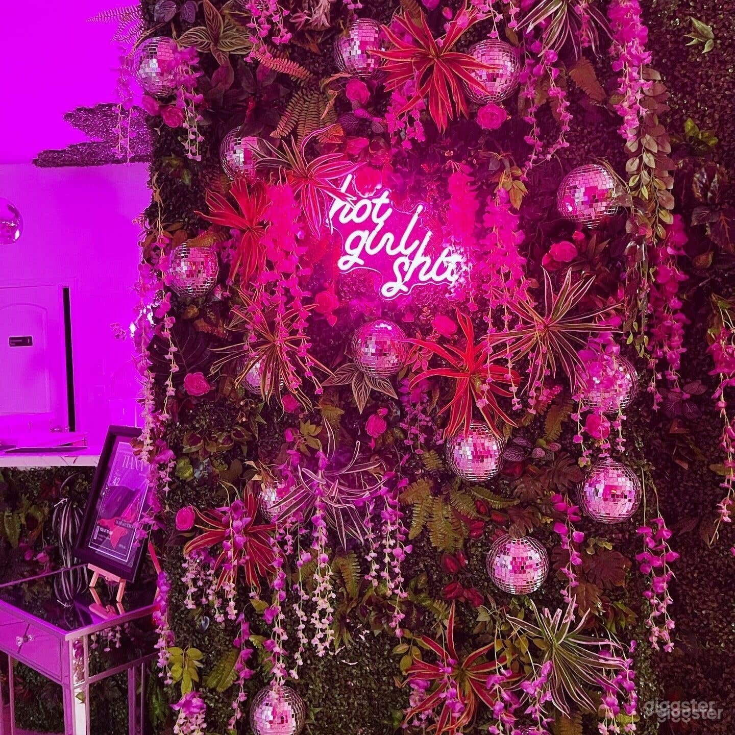 2 Private rooms for larger parties! Neon and Pink Room Photo 2