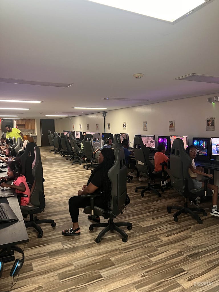  Local Day Care playing Roblox together in the same world. 24 players  
