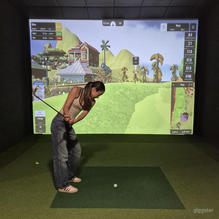  Golf simulator & bar in Newmarket 
