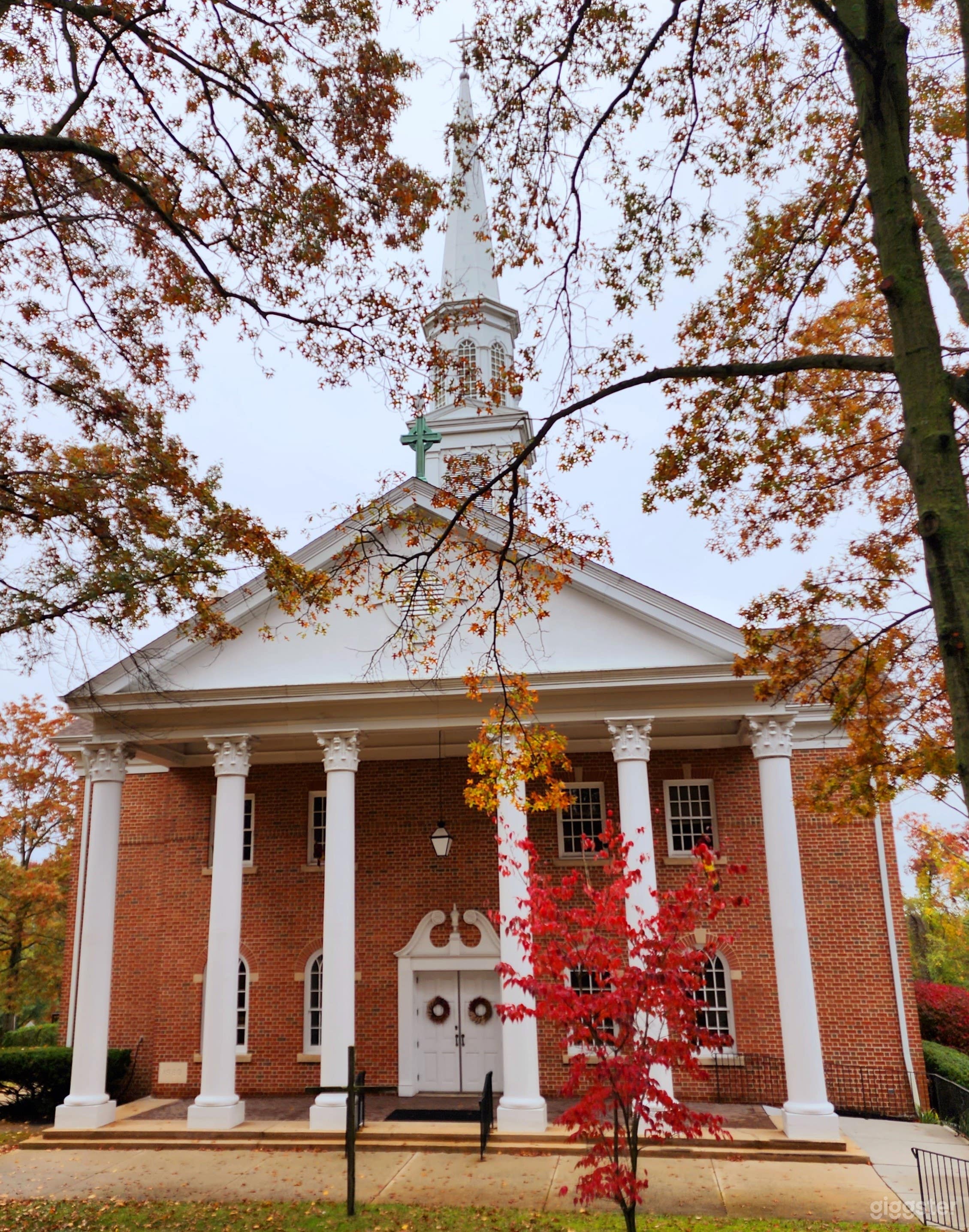 Picturesque red-brick Georgian style Church Photo 2