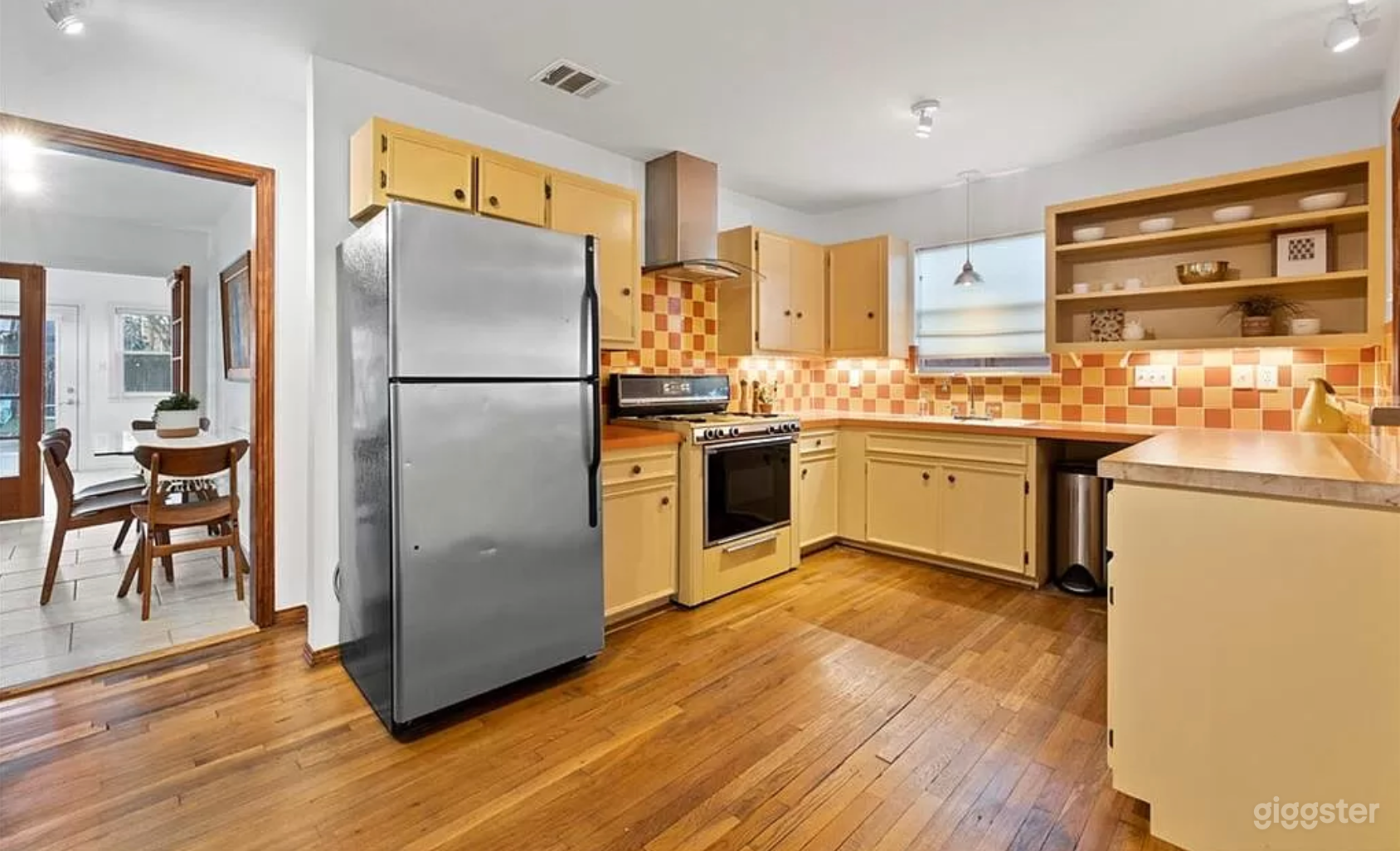 East Side Bungalow Photo 3