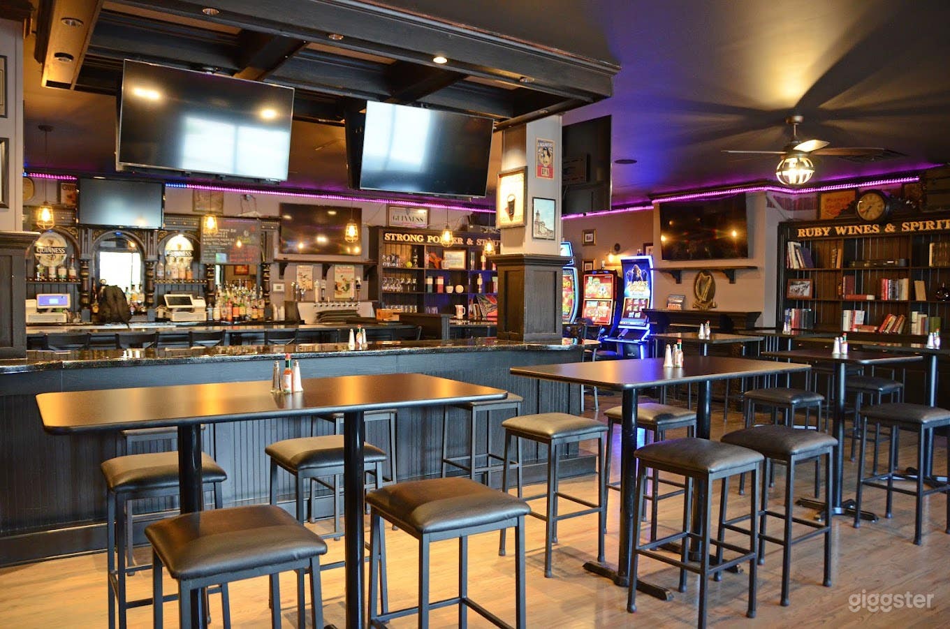 HMD Bar and Grill Photo 2