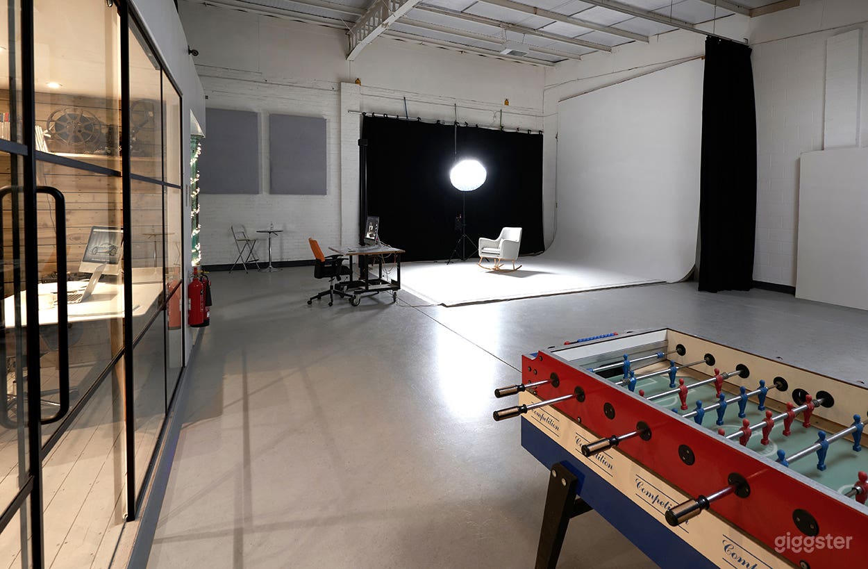 Studio B-3