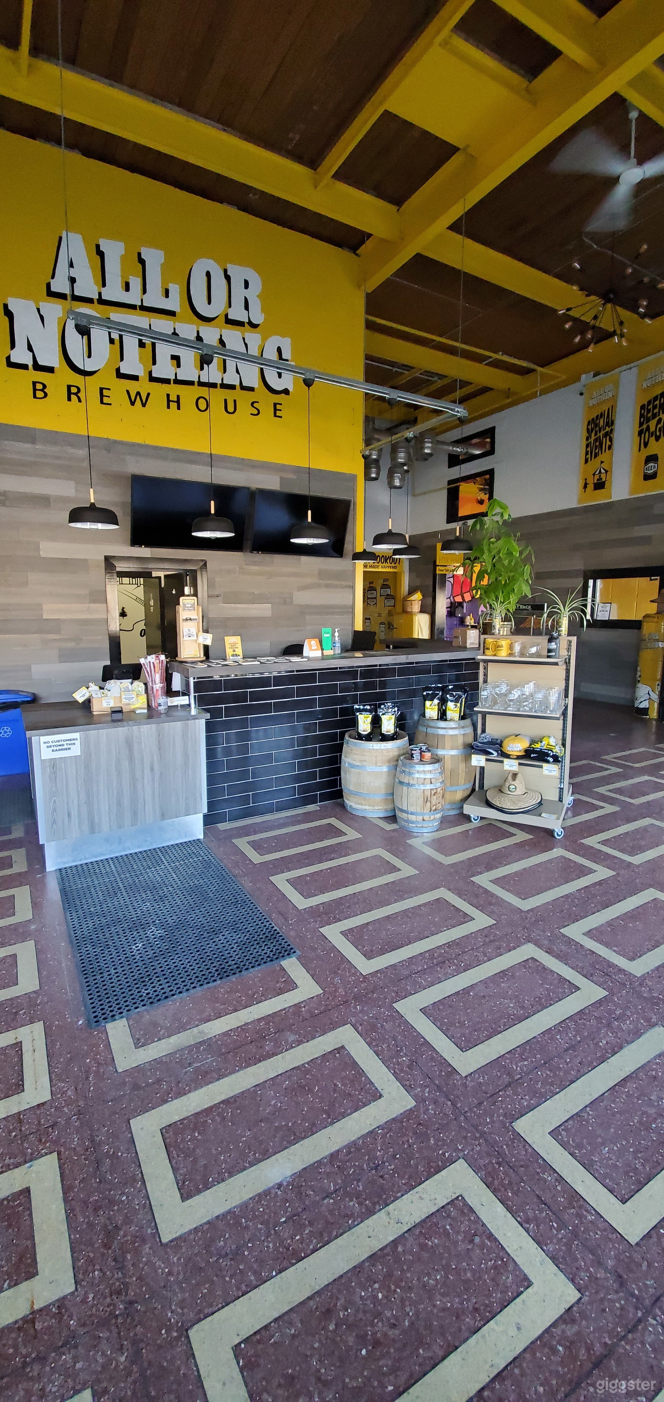 Large Bright Industrial Brewery Space! Photo 2