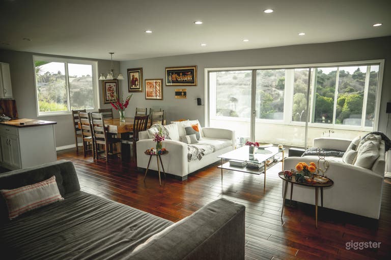  That view! Midcentury Modern condo w/a Boho Vibe 