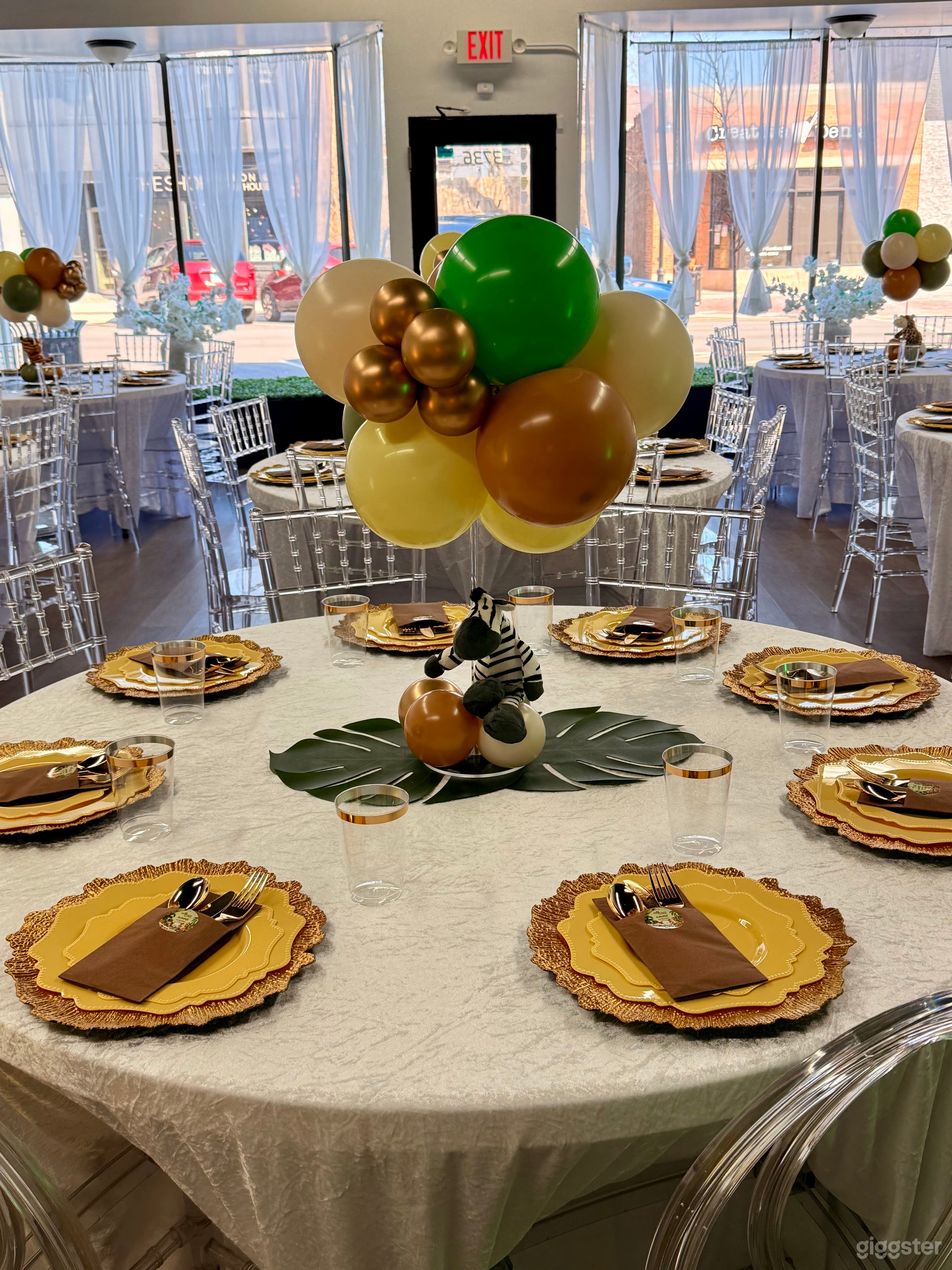 Event Space located in downtown Brookfield, IL Photo 4