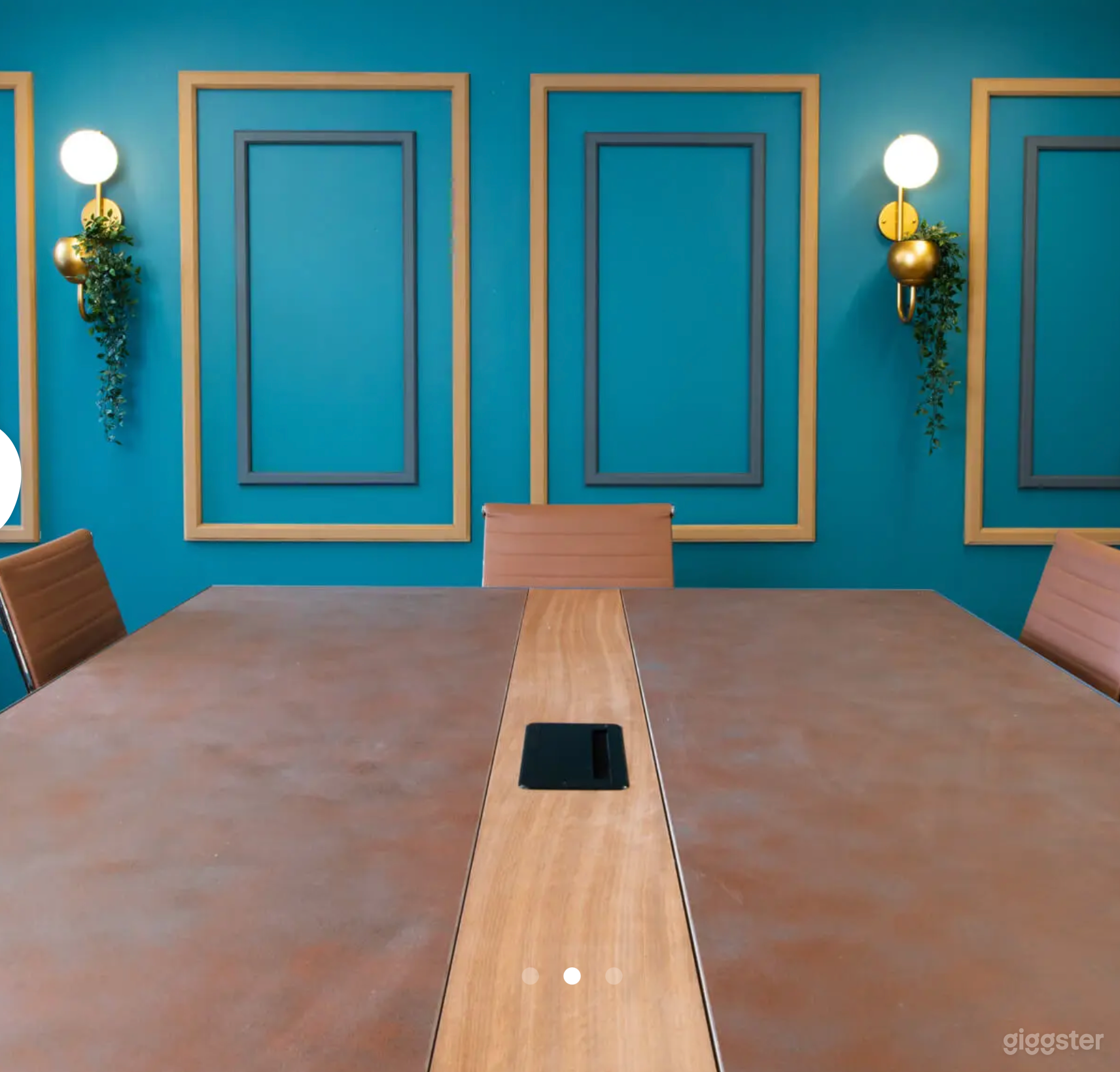  Chatsworth Suite Photo 4