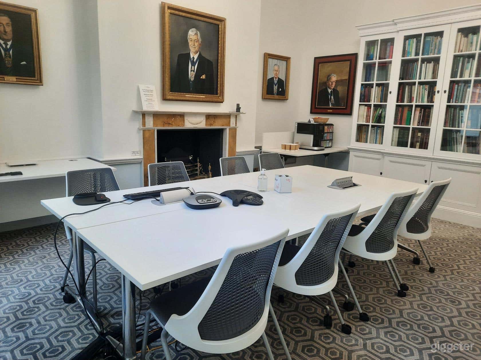 The Ellis Room Photo 1