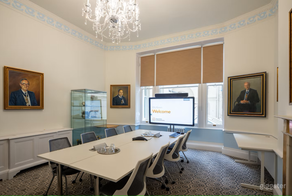 The Ellis Room Photo 2