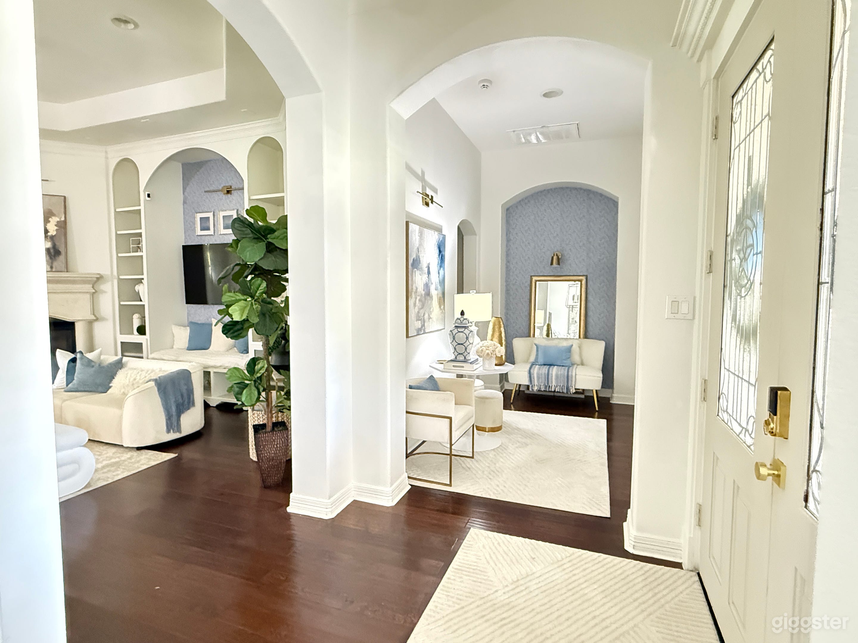 Ivory House Photo 4