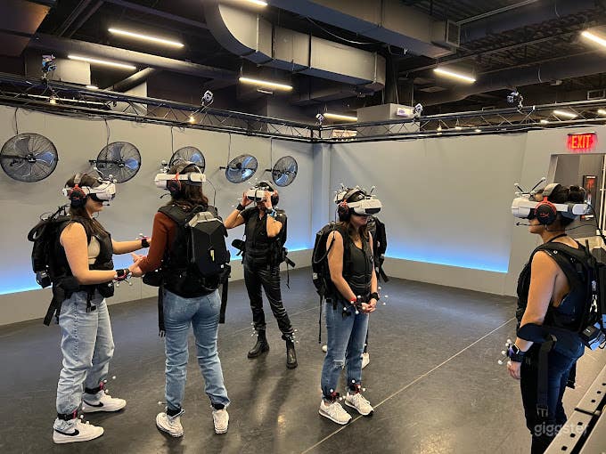 Modern &amp; Futuristic VR Space in Roseville Photo 4