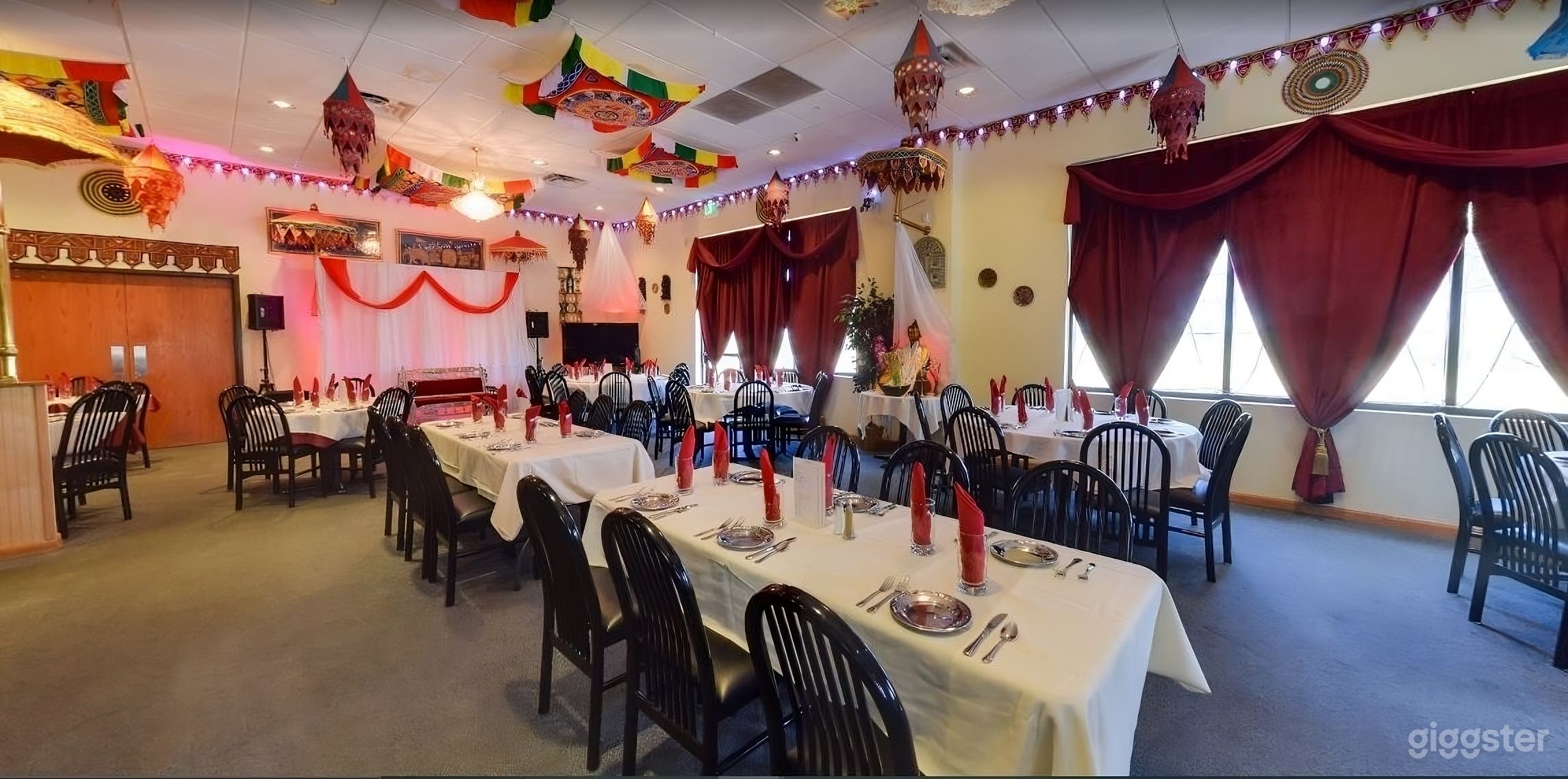 Elegant Cultural Banquet Hall Photo 4