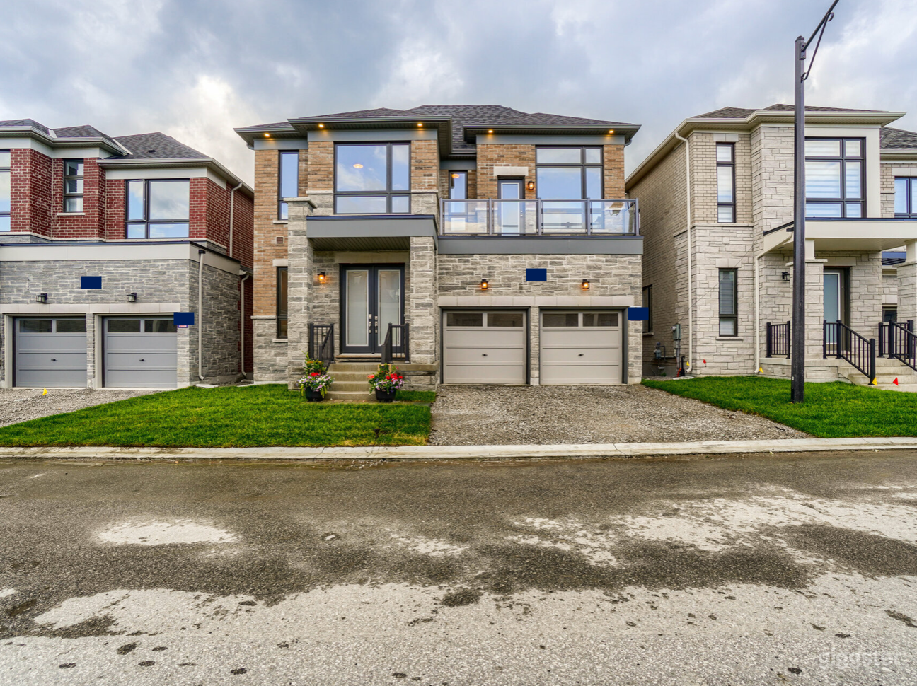 GORGEOUS MODERN HOME IN NORTH TORONTO Photo 1