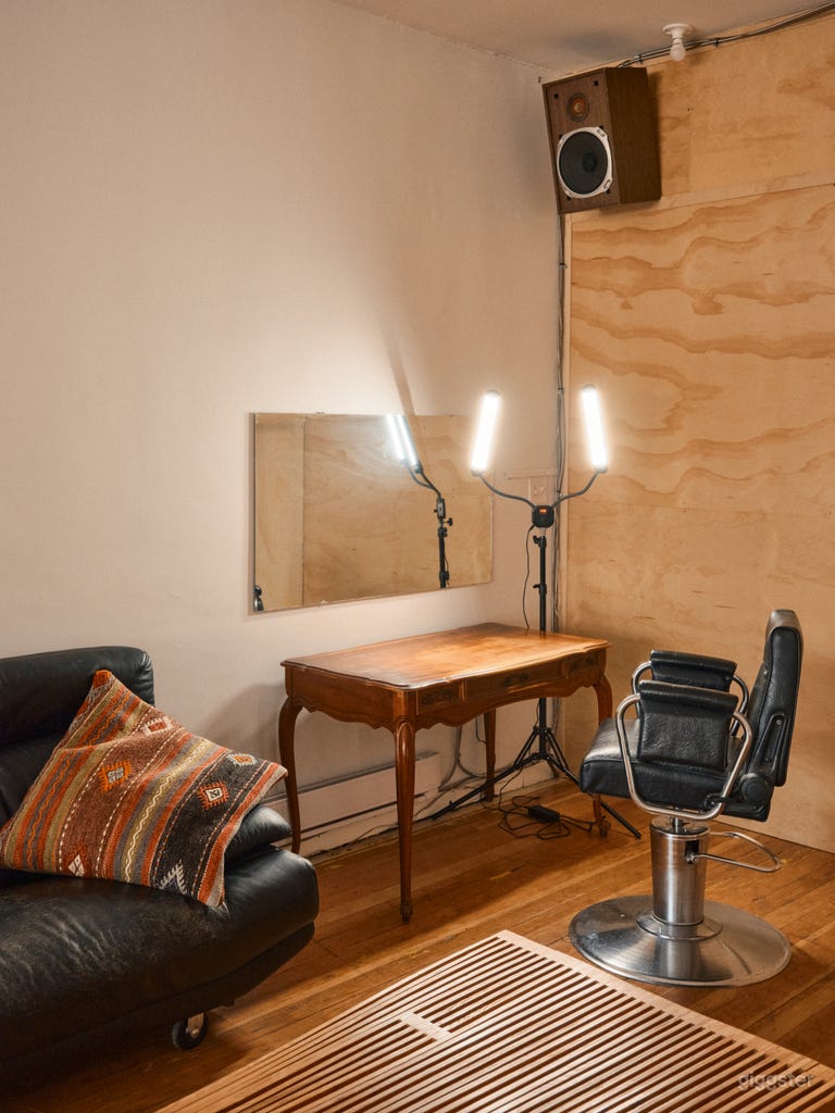  ooooh makeup section 