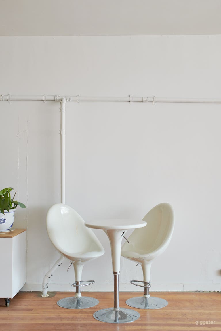  Fancy chairs. We have many. 