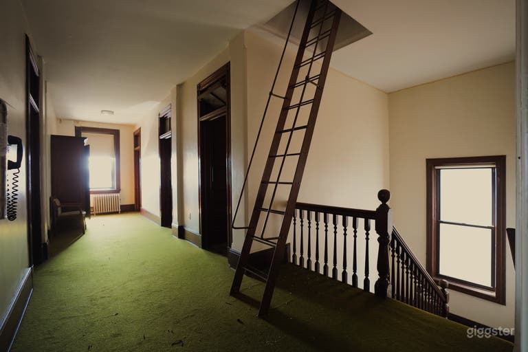  Ridgewood Huge Mansion w/ Raw and Vintage Feel 