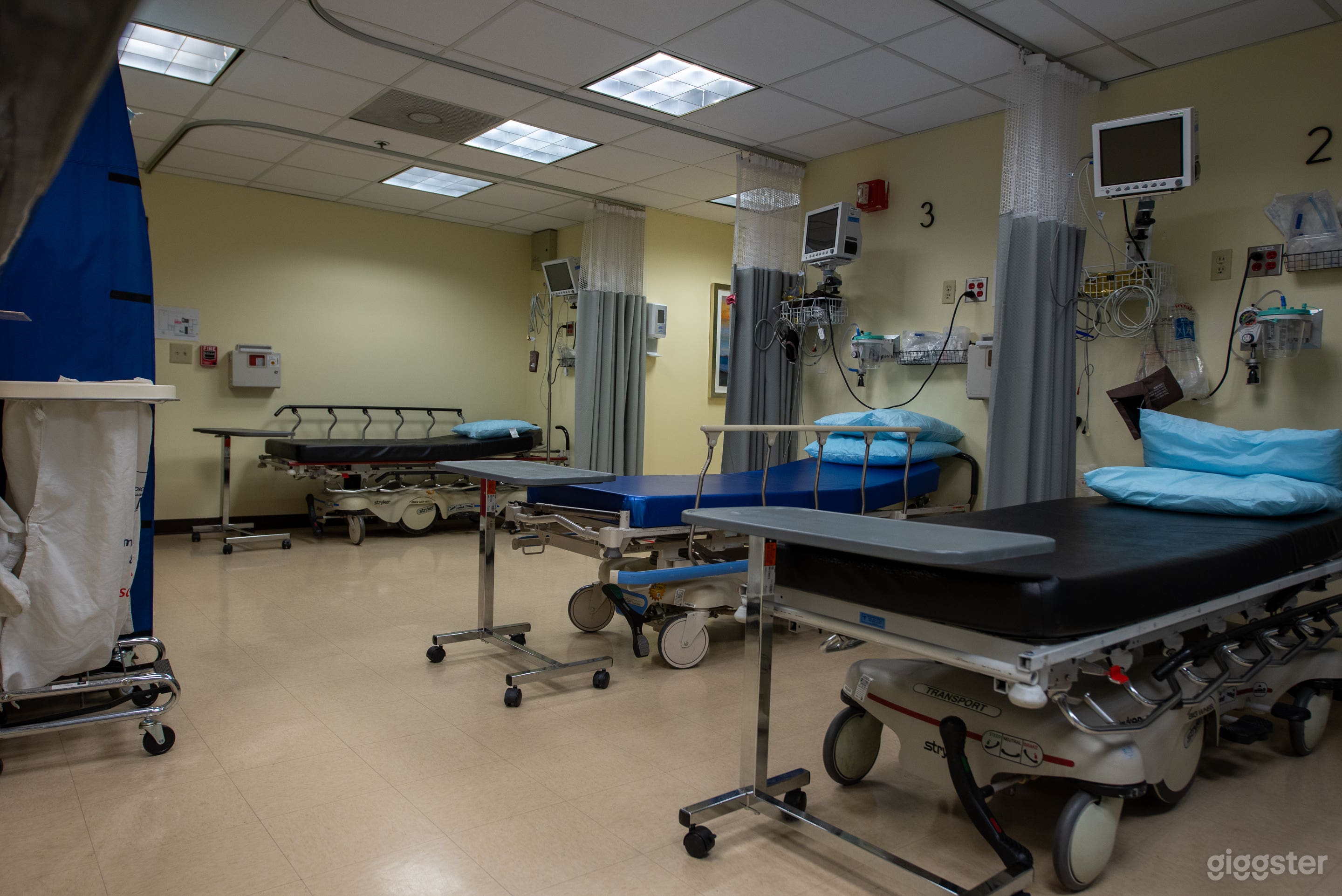Fully Functional Operating Room (Medical) Photo 3
