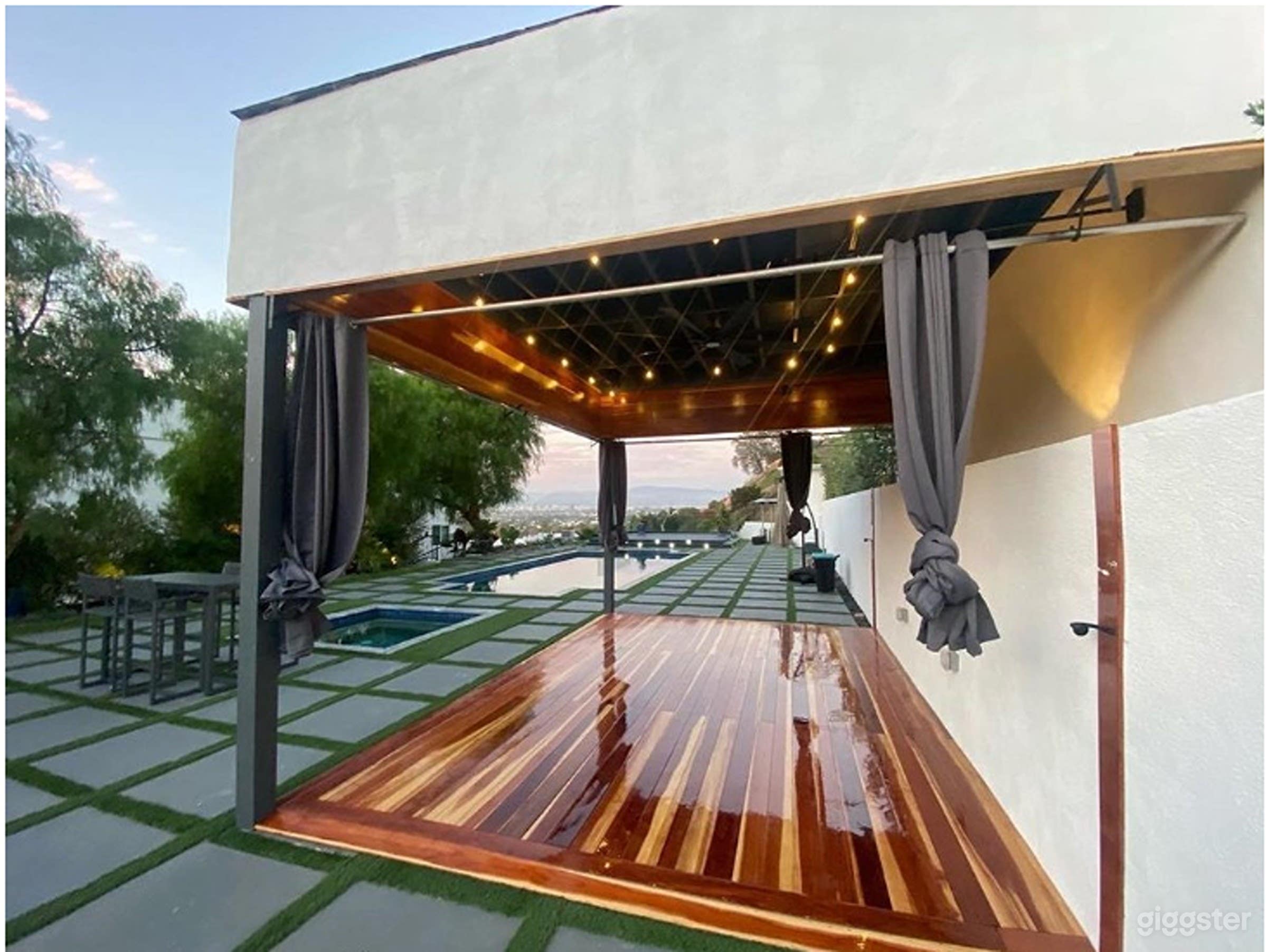 Elegant Poolside Cabana Photo 2