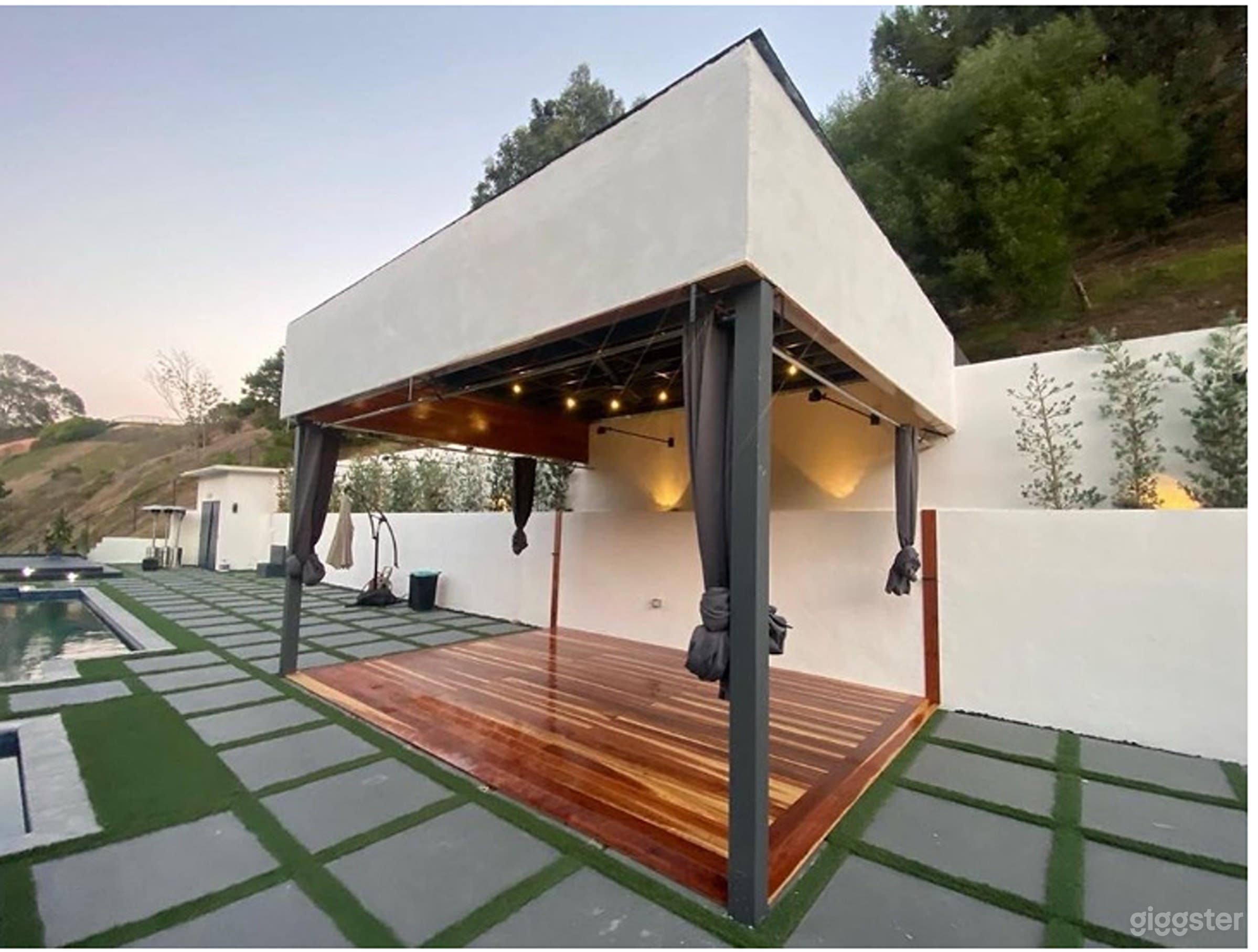 Elegant Poolside Cabana Photo 1