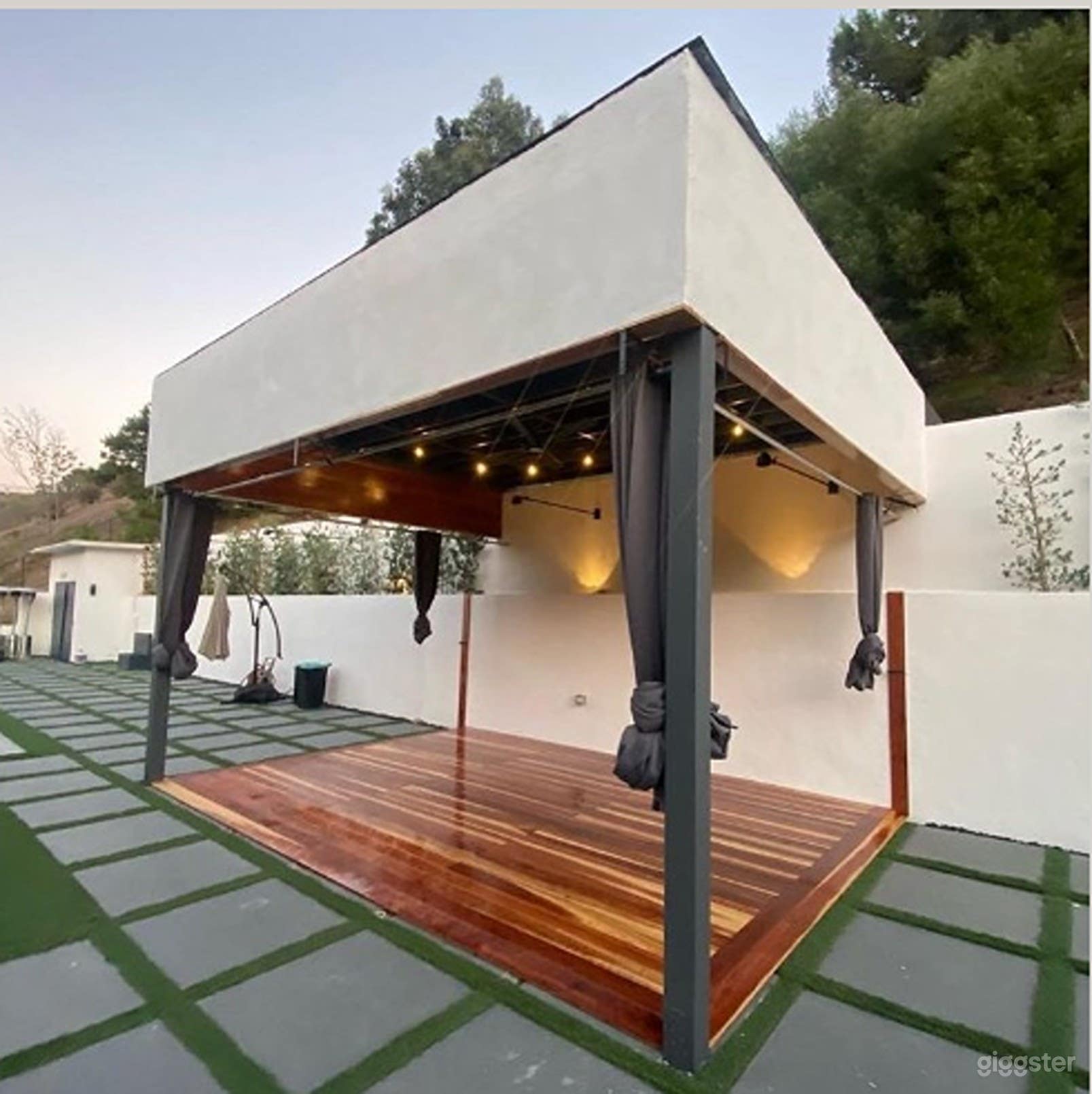 Elegant Poolside Cabana Photo 3