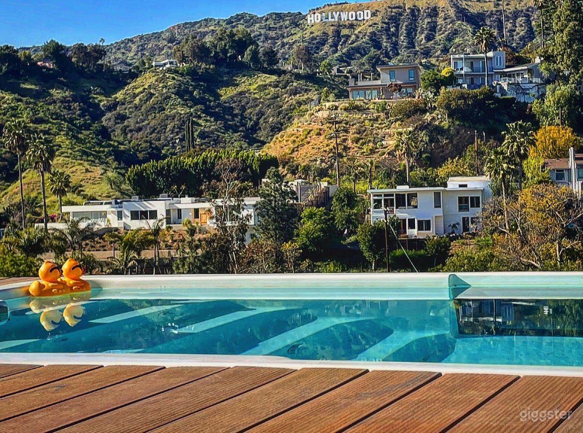 Pool/Deck Hollywood sign view Photo 3