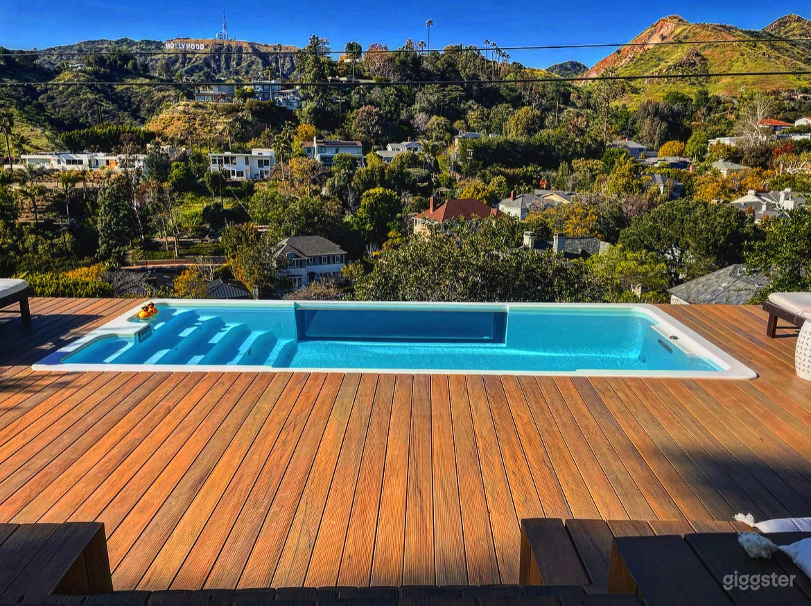 Pool/Deck Hollywood sign view Photo 4