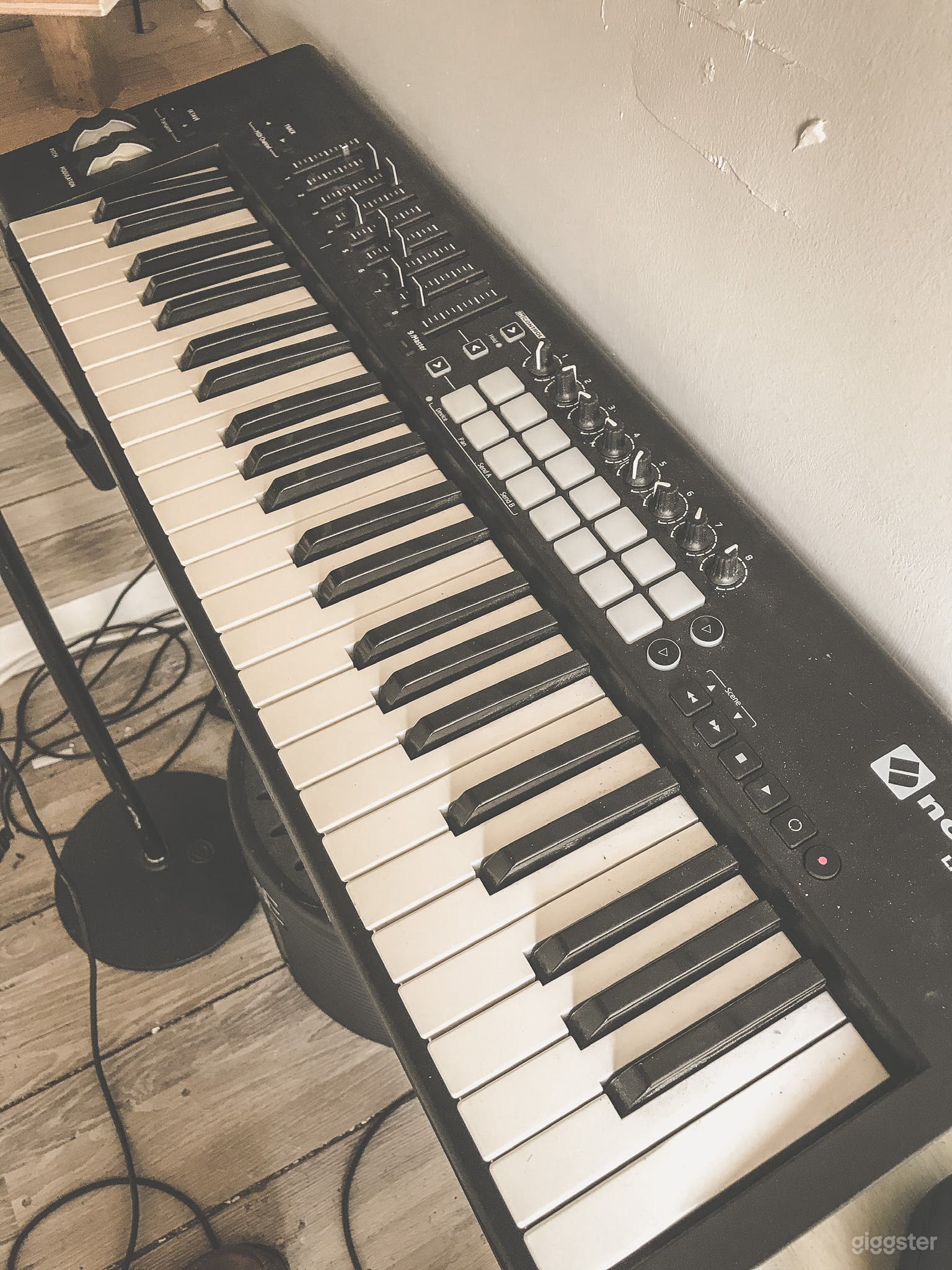 Wrightwood Creative Tiny Studio Photo 4