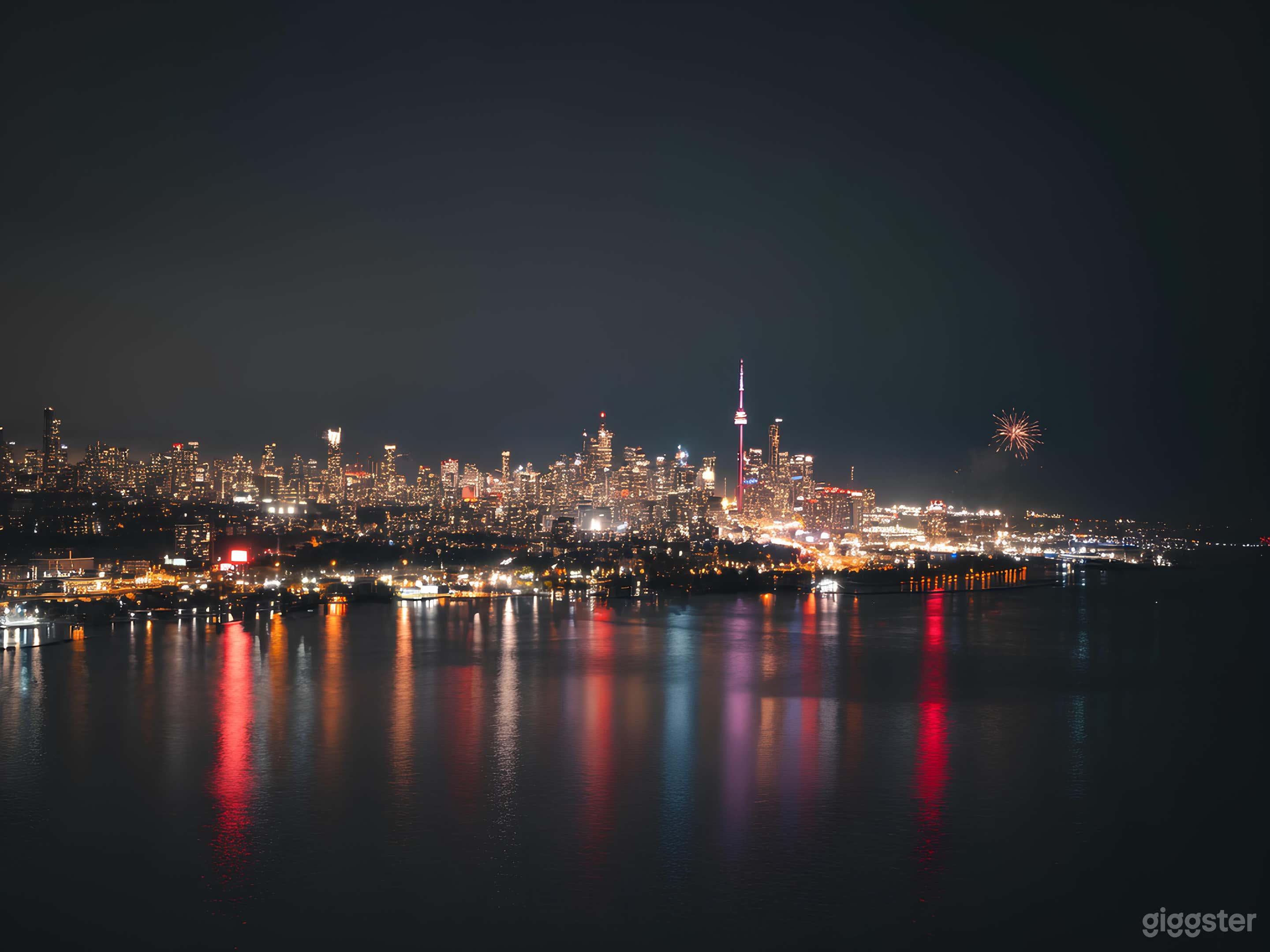 Luxury Waterfront Penthouse | Panoramic Lake + CN Tower Photo 2
