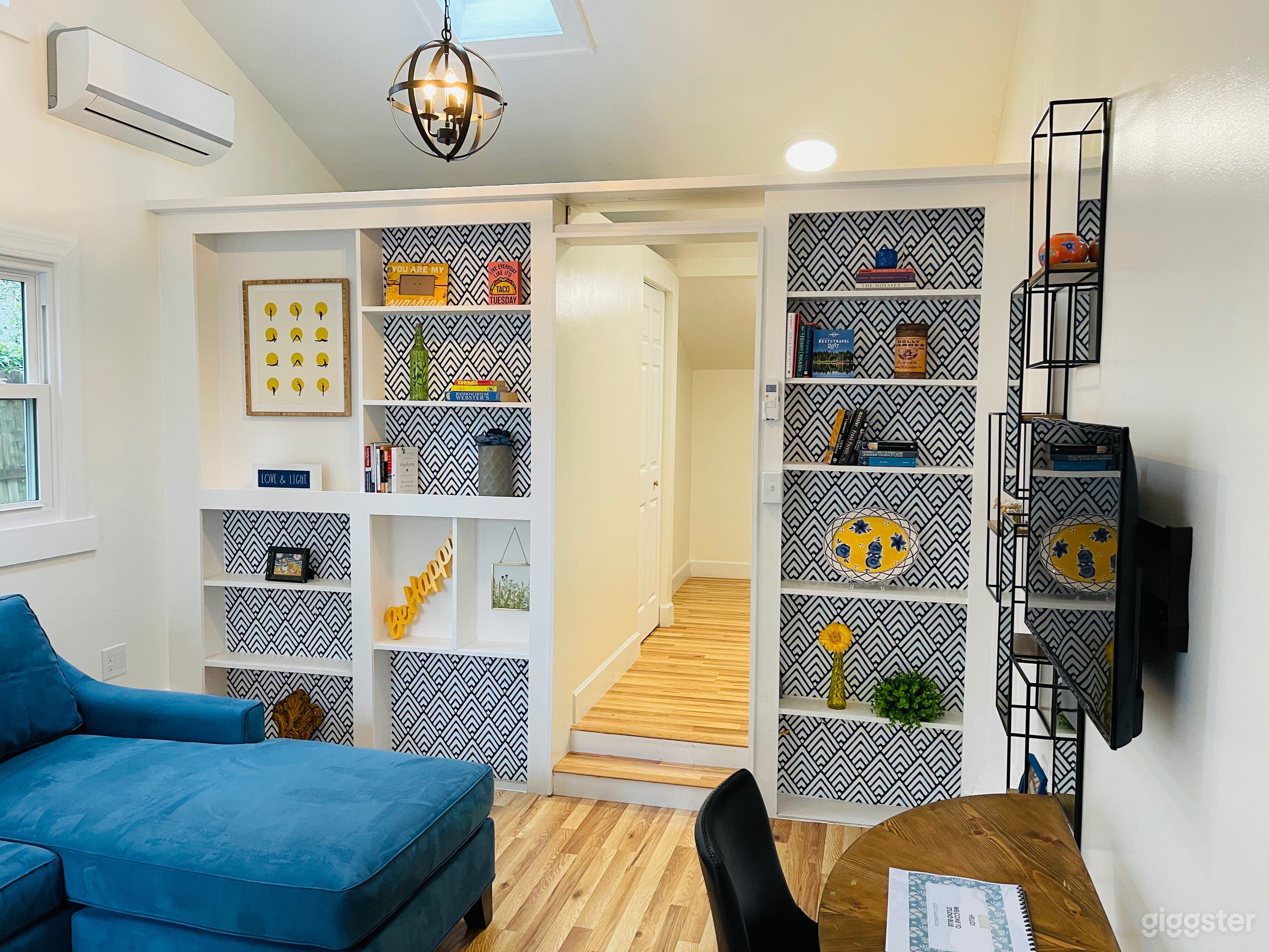 Kitchen, Bathroom and Closet/Wardrobe/Makeup off the hallway.