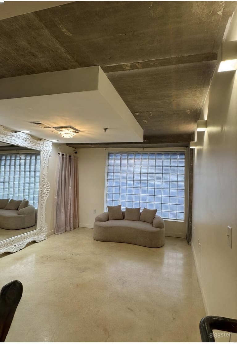  Le Luxe Loft - 2 Level Luxury Content 