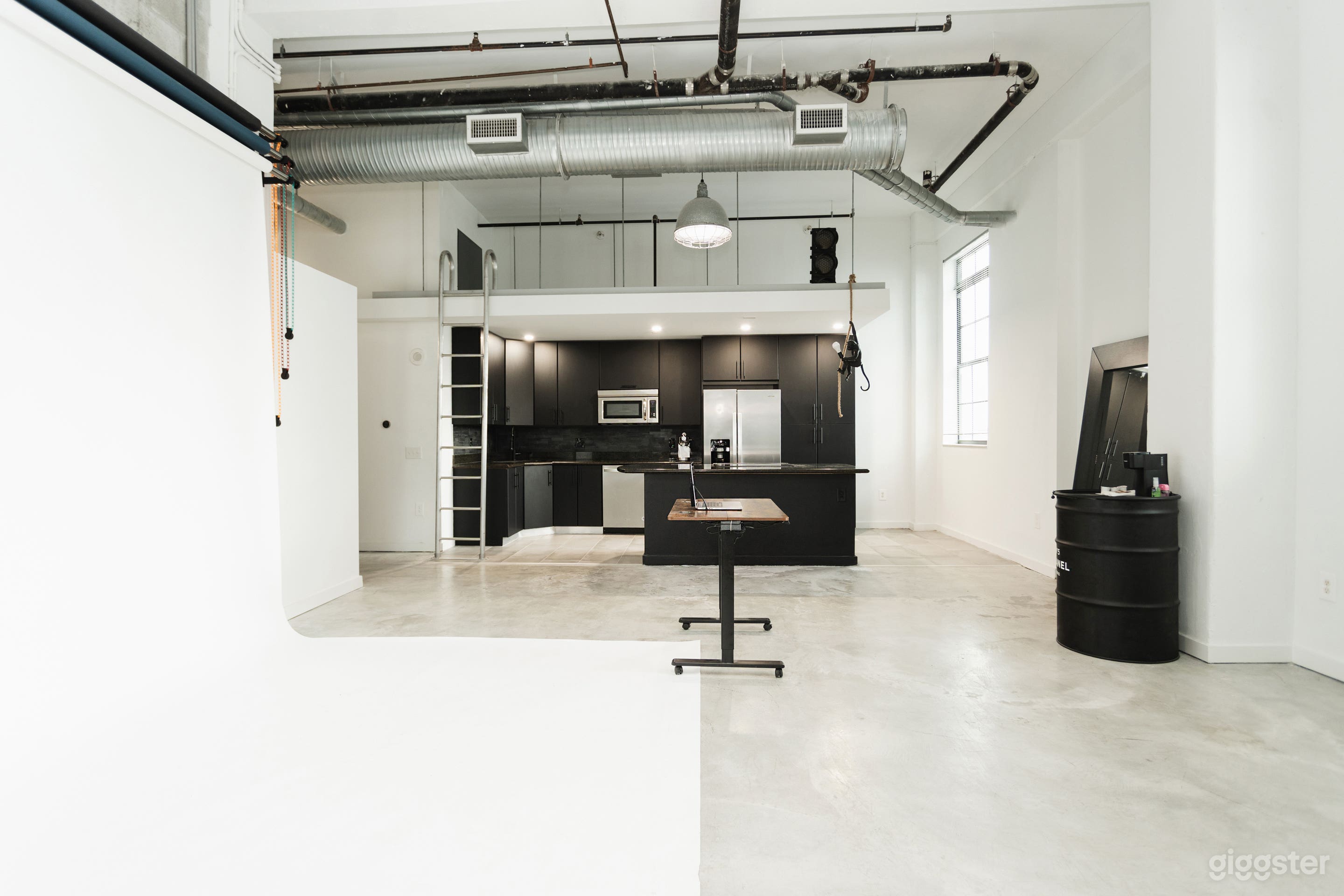 Industrial Creative Loft | Photo, Film & Podcast Studio Photo 1