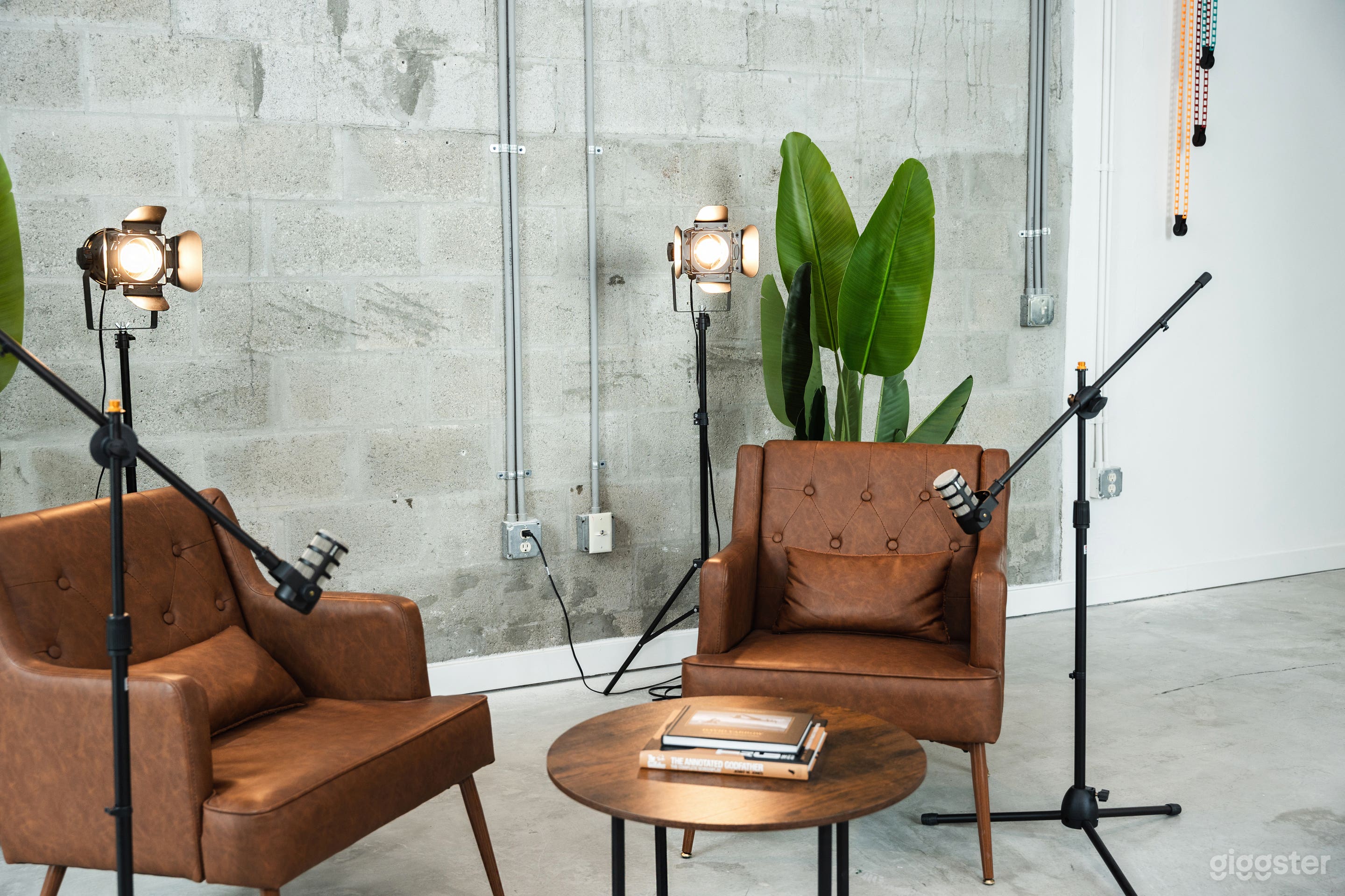 Industrial Creative Loft | Photo, Film & Podcast Studio Photo 4
